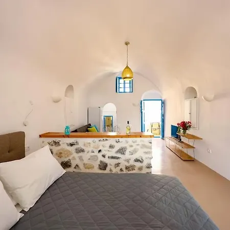 בית נופש Kastelli , Santorini House For 4 Persons By Mps *