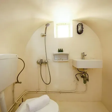 בית נופש Kastelli , Santorini House For 4 Persons By Mps