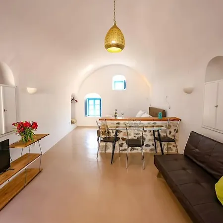 Kastelli , Santorini House For 4 Persons By Mps